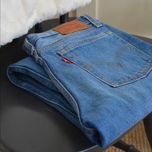 Levi’s Wedgie Fit Jeans